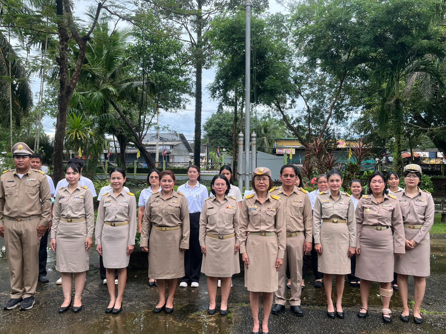 title -  ส.ป.ก.จันทบุรี จัดกิจกรรมเคารพธงชาติและเพลงชาติไทย เนื่องในวันพระราชทานธงชาติ (THAi NATional Flag DAY) 28 กันยายน ประจำปี 2569